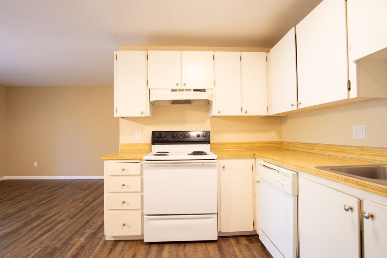 2775 Ne Division St #X - Photo 5 of 13