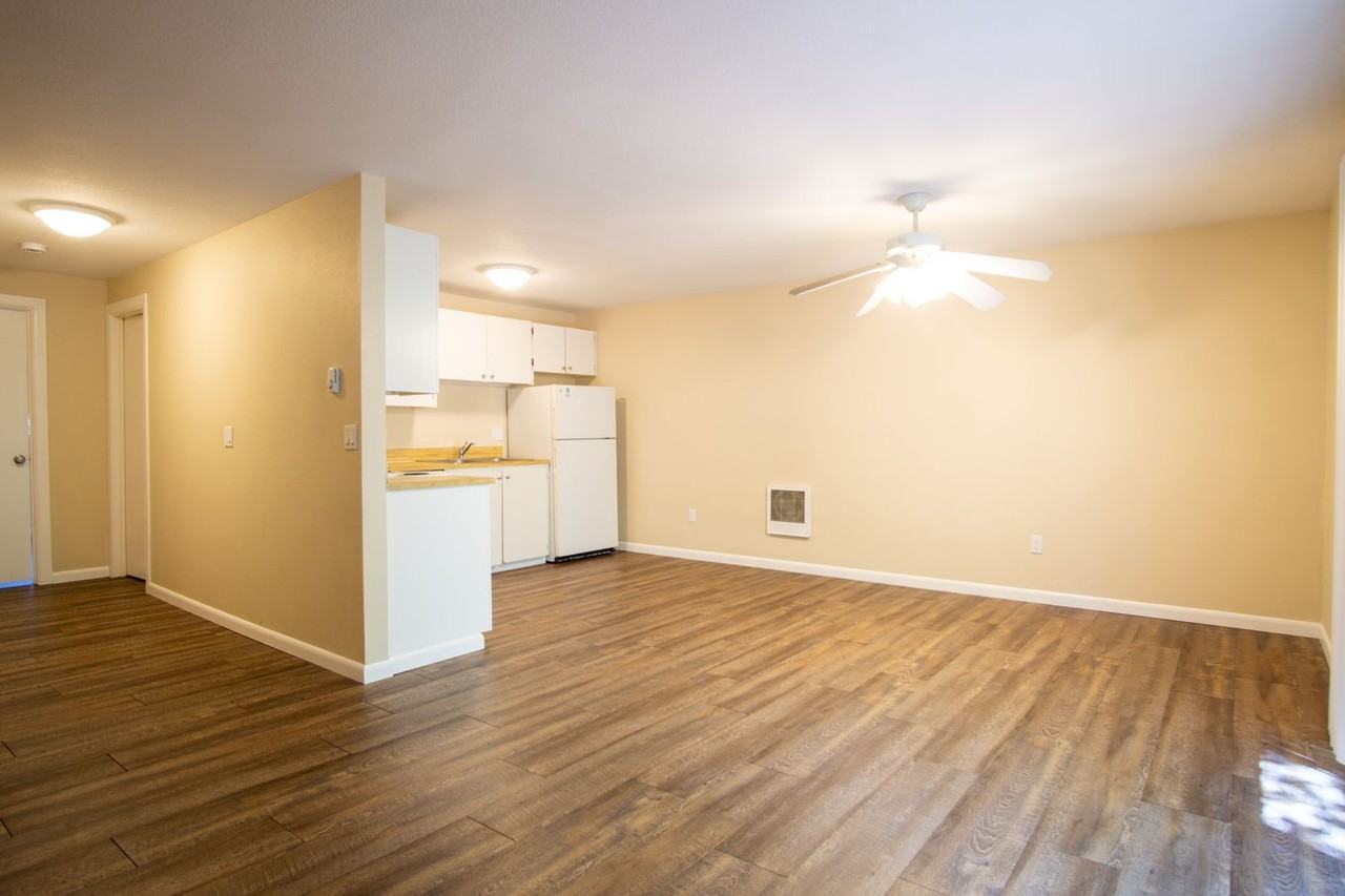 2775 Ne Division St #X - Photo 6 of 13