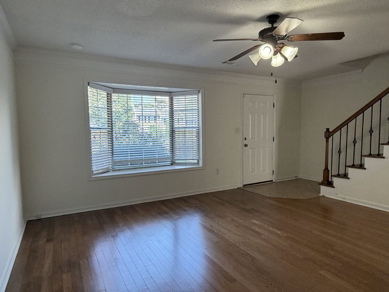 109 Tamara Ct - Photo 2 of 16