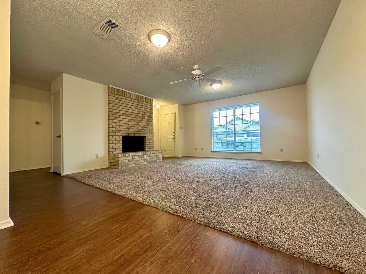 1404 Chapel Ridge Rd - Photo 3 of 14