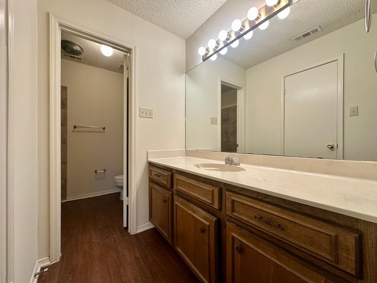 1404 Chapel Ridge Rd - Photo 7 of 14