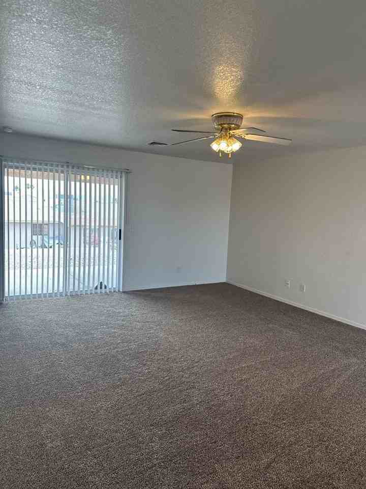 2870 Winterhaven Ct - Photo 7 of 34