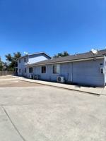 featured image of 1452 S College Ave