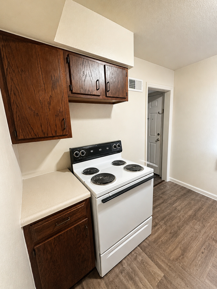 1717 Lodge Ave - Photo 5 of 20
