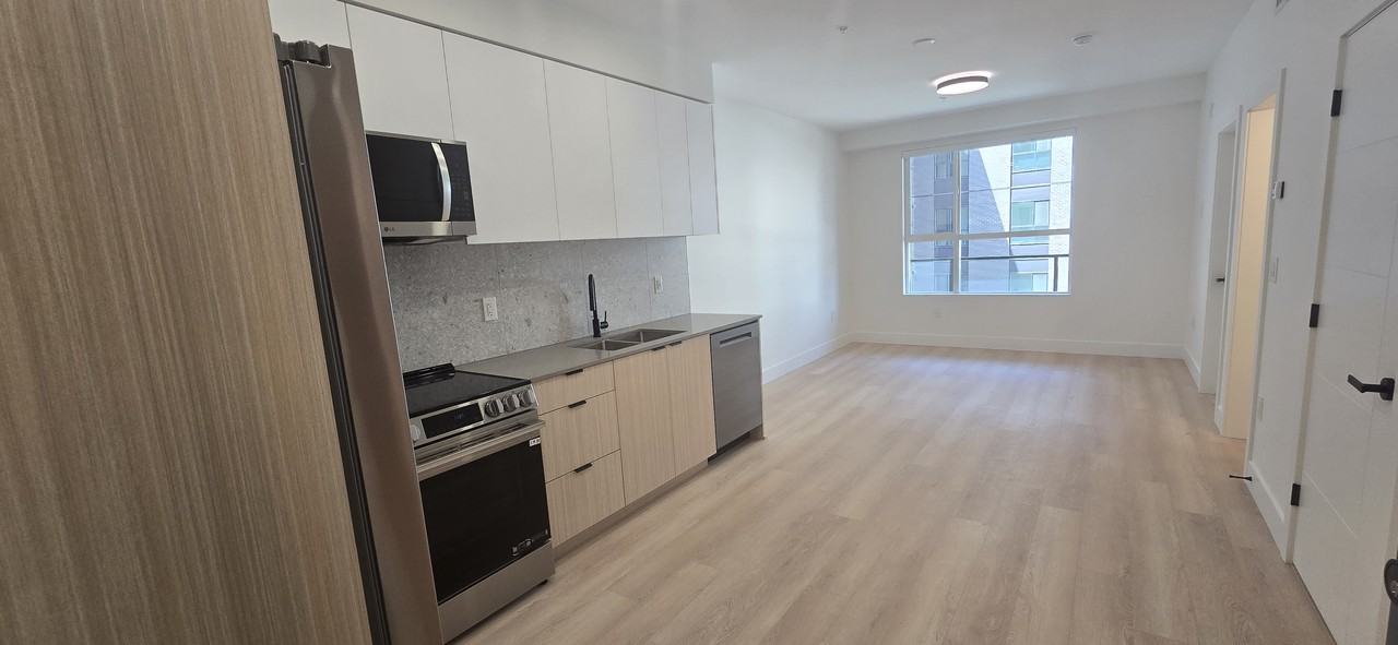 13445 94A Avenue - Photo 2 of 43