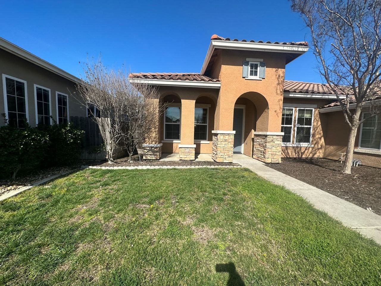 3929 Gossamer Way