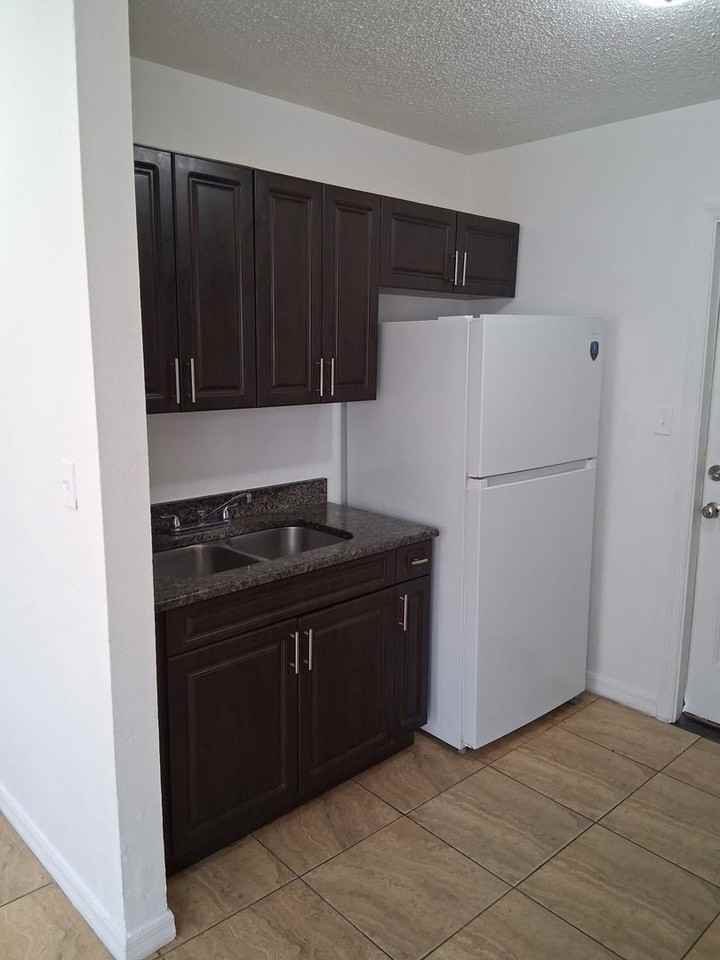2321 E 110th Ave