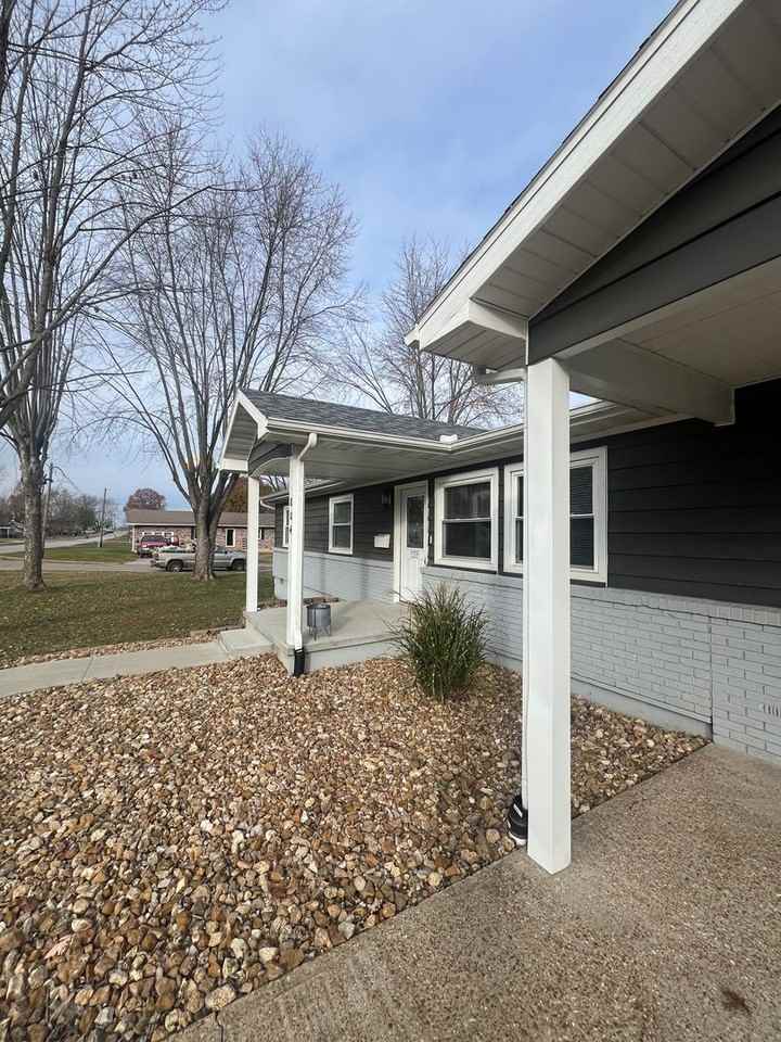 804 N Oak St - Photo 3 of 16