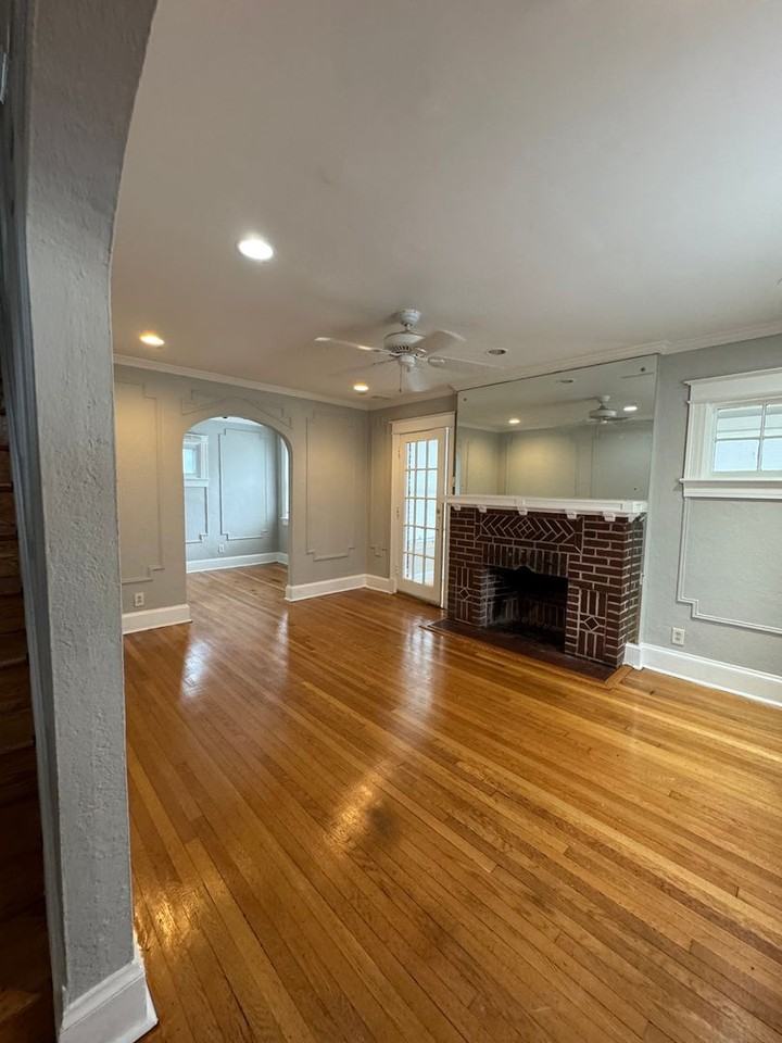 6030 8th St Nw ##Nw - Photo 2 of 20