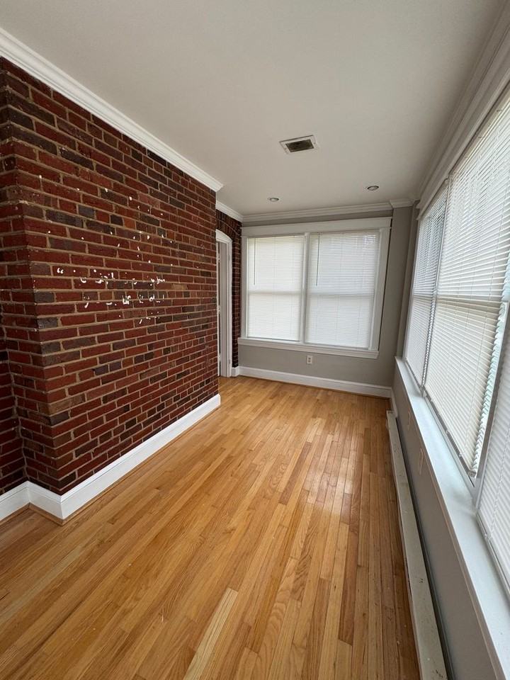 6030 8th St Nw ##Nw - Photo 5 of 20