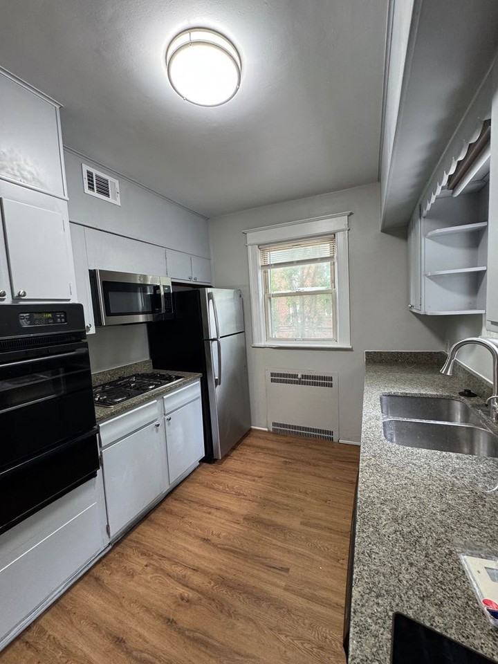 6030 8th St Nw ##Nw - Photo 7 of 20