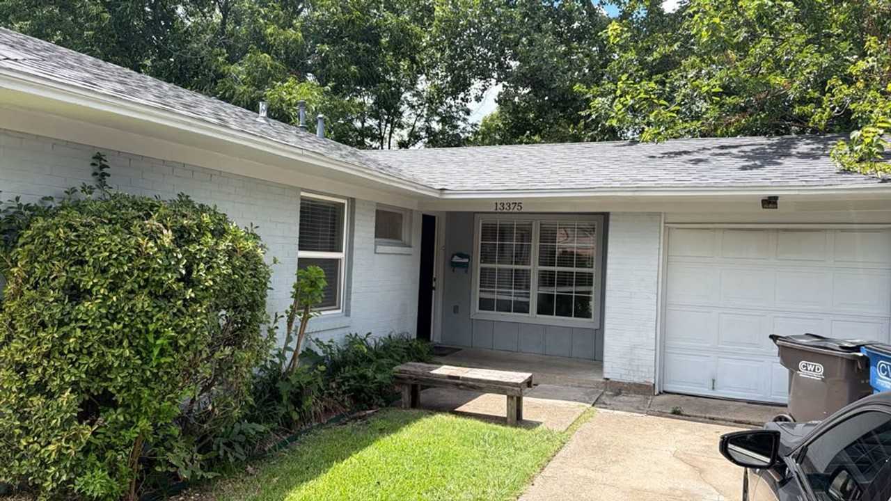 13375 Glenside Dr - Photo 3 of 21
