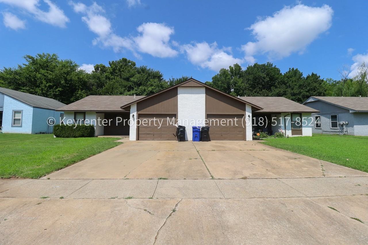 4902 S Gum Ave - Photo 4 of 50