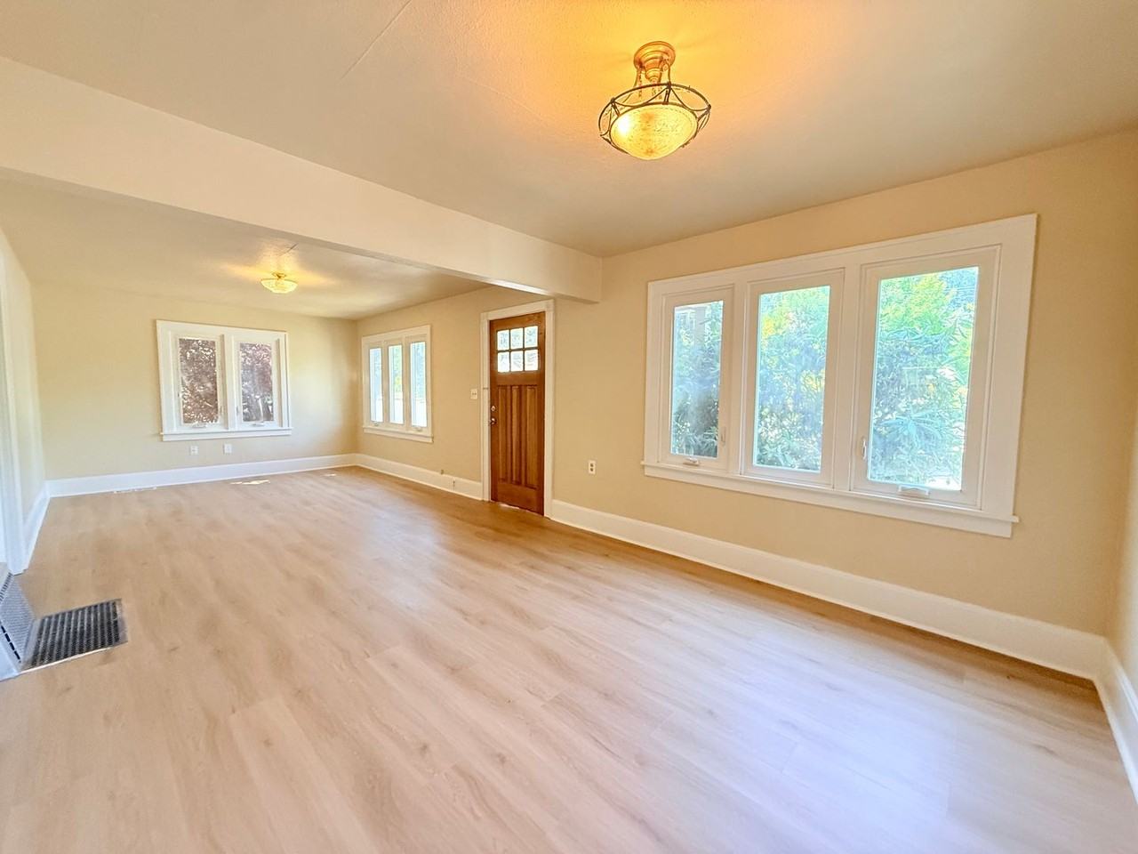 4630 Sw 185th Ave - Photo 5 of 14