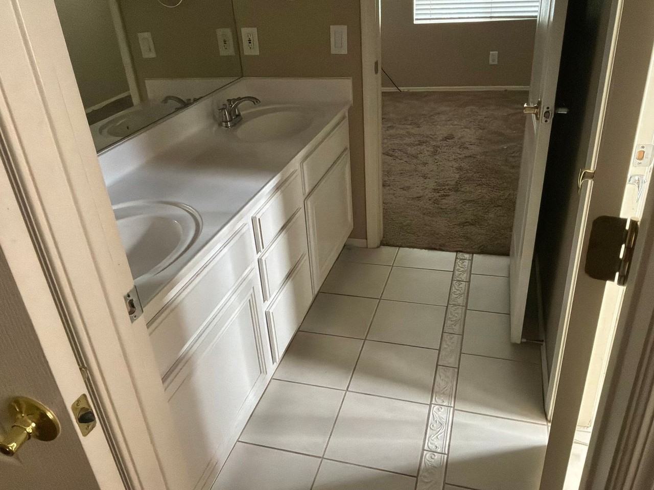 5413 Rusty Anchor Ct - Photo 7 of 18