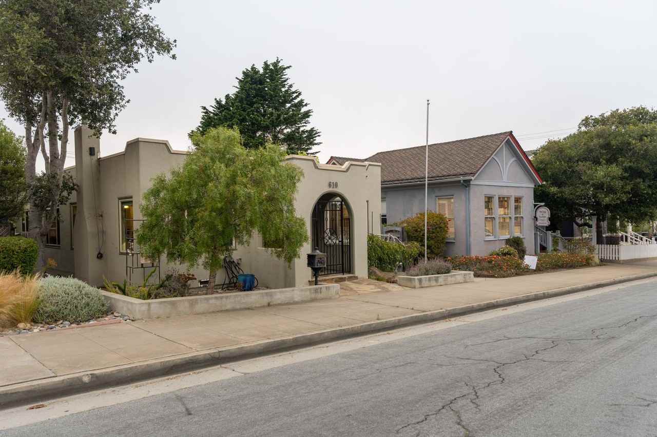 610 Forest Ave - Photo 2 of 50