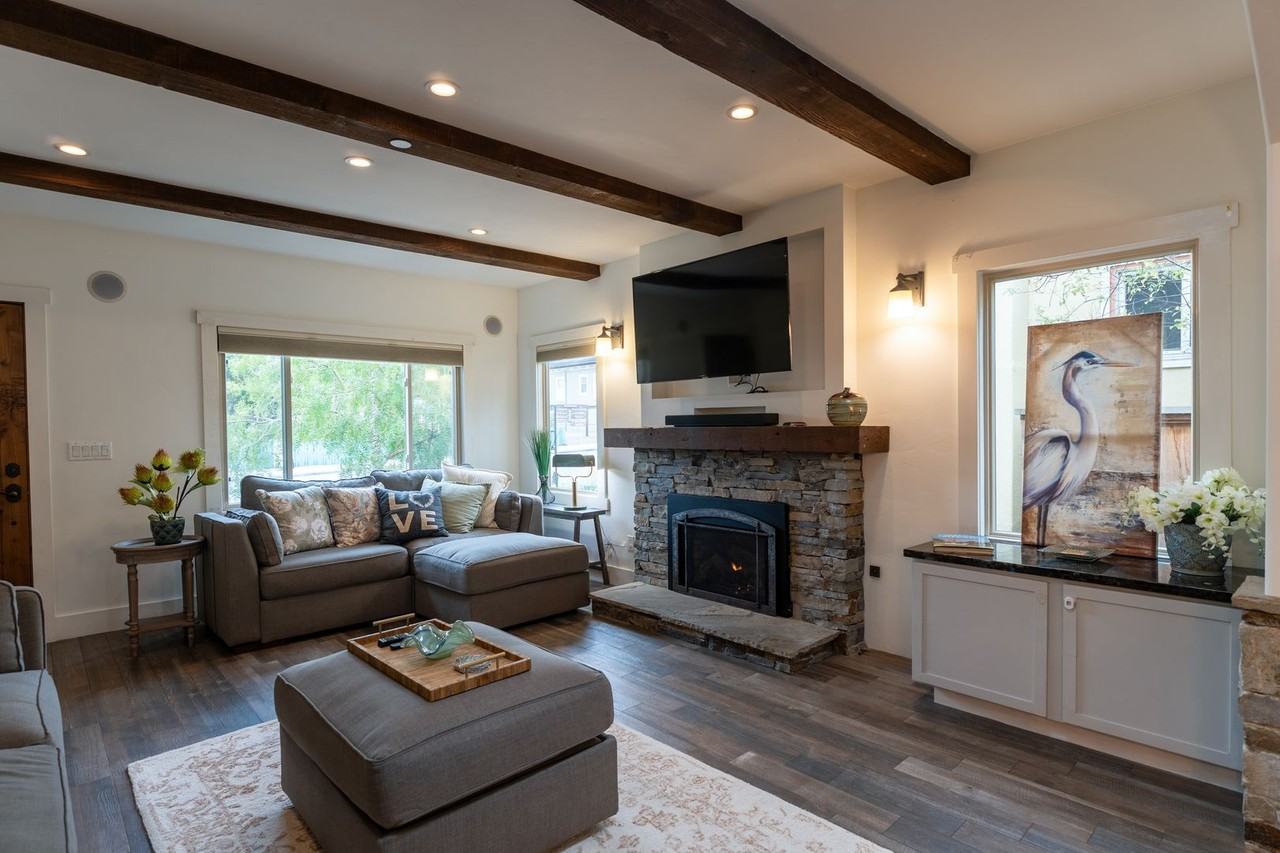 610 Forest Ave - Photo 6 of 50