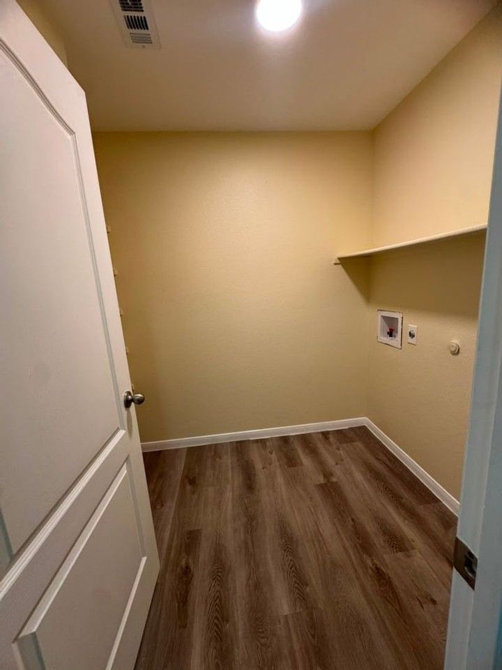 1303 Newton Dr - Photo 3 of 19