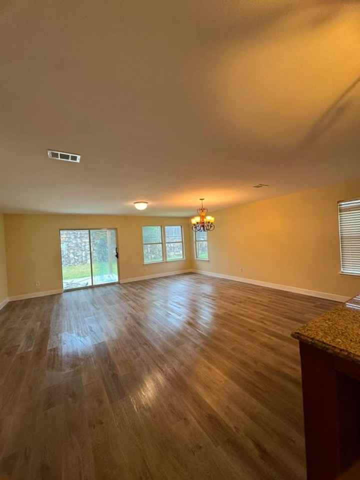 1303 Newton Dr - Photo 5 of 19