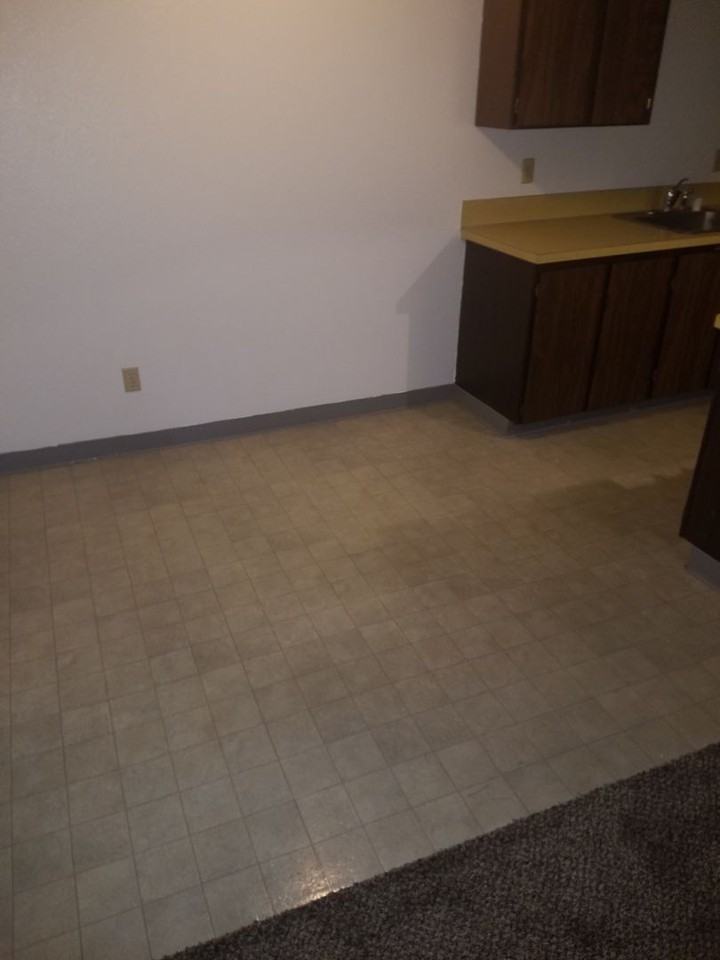 605 Umatilla Ave - Photo 6 of 49