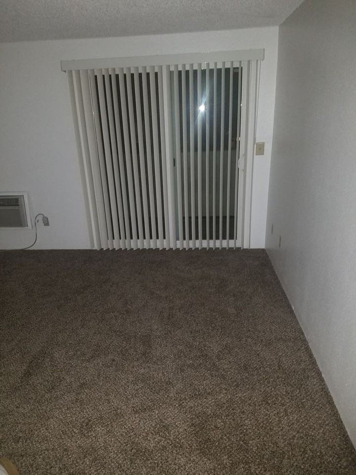 605 Umatilla Ave - Photo 7 of 49