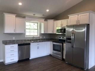 128 Lincoln Dr - Photo 4 of 17