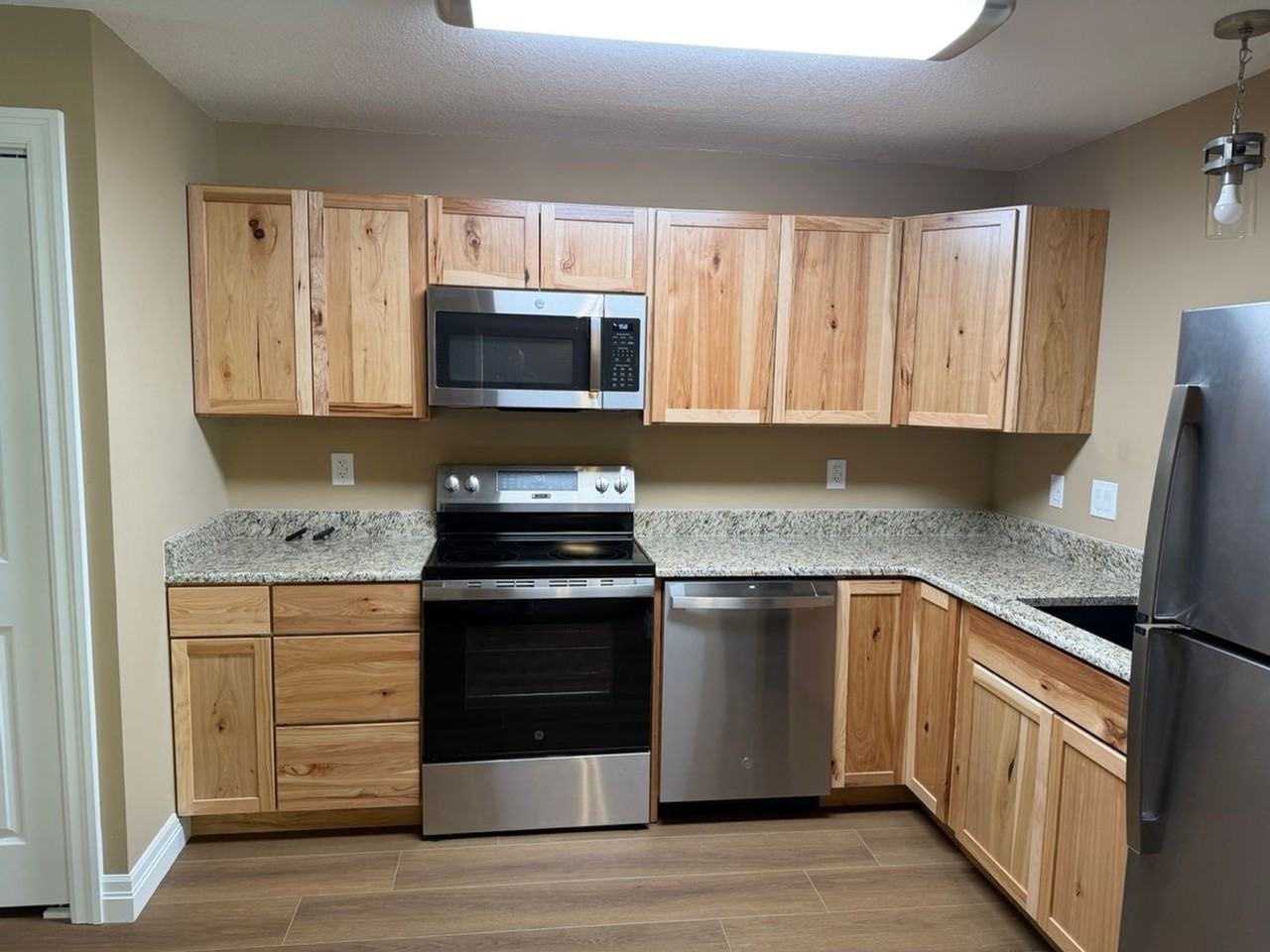 1522 Cron St - Photo 3 of 21