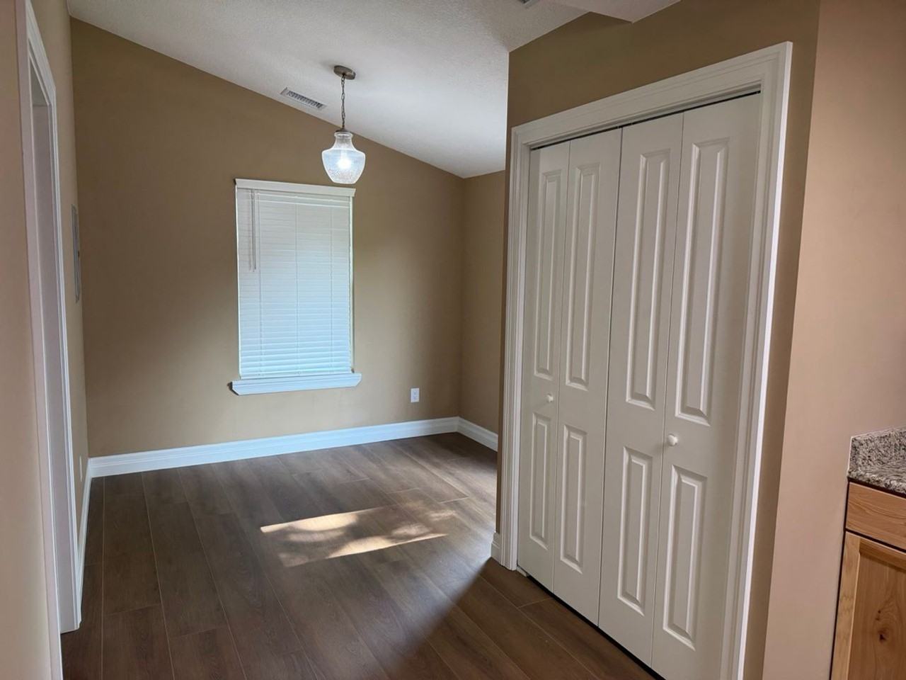 1522 Cron St - Photo 6 of 21