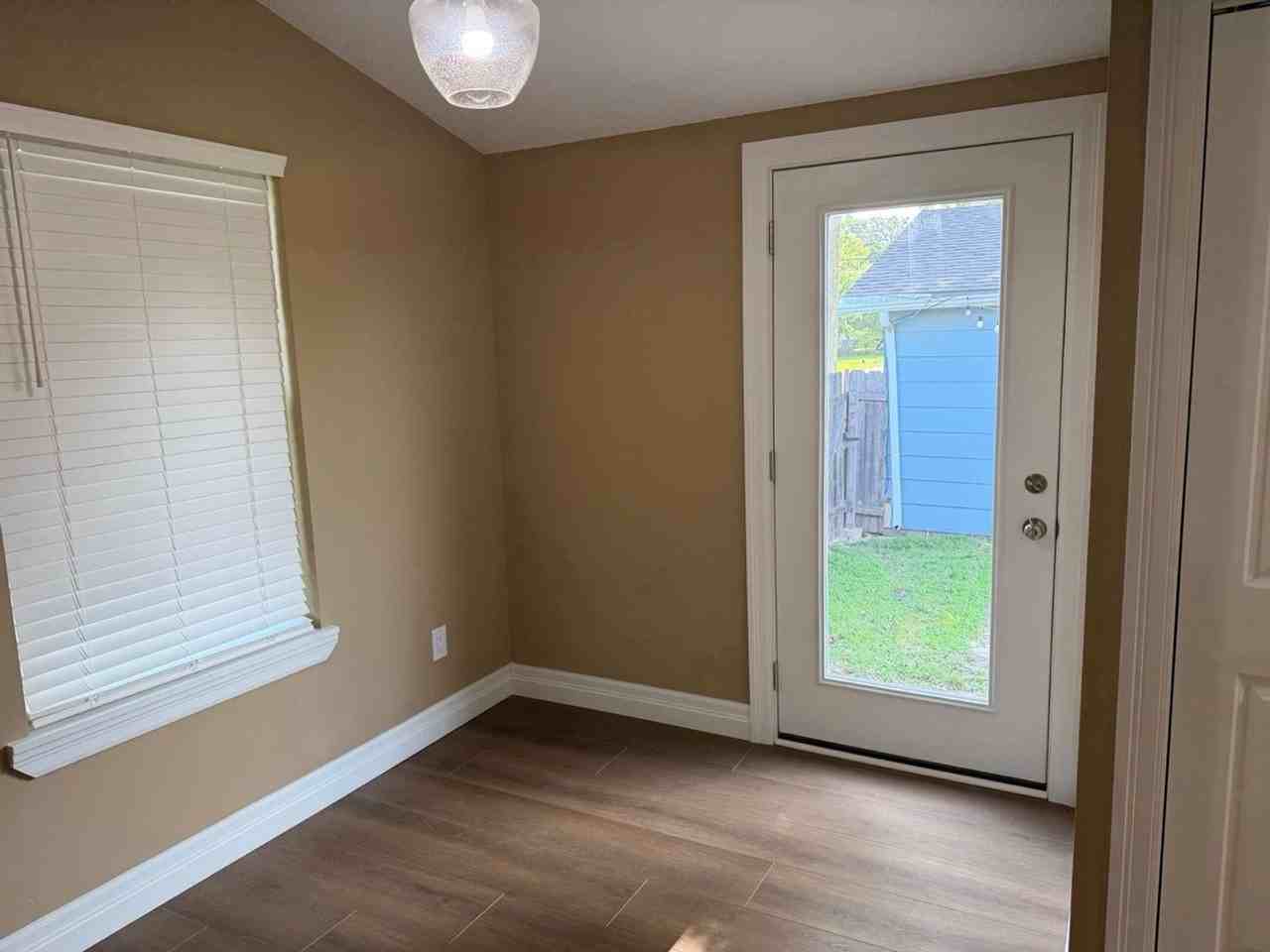 1522 Cron St - Photo 7 of 21