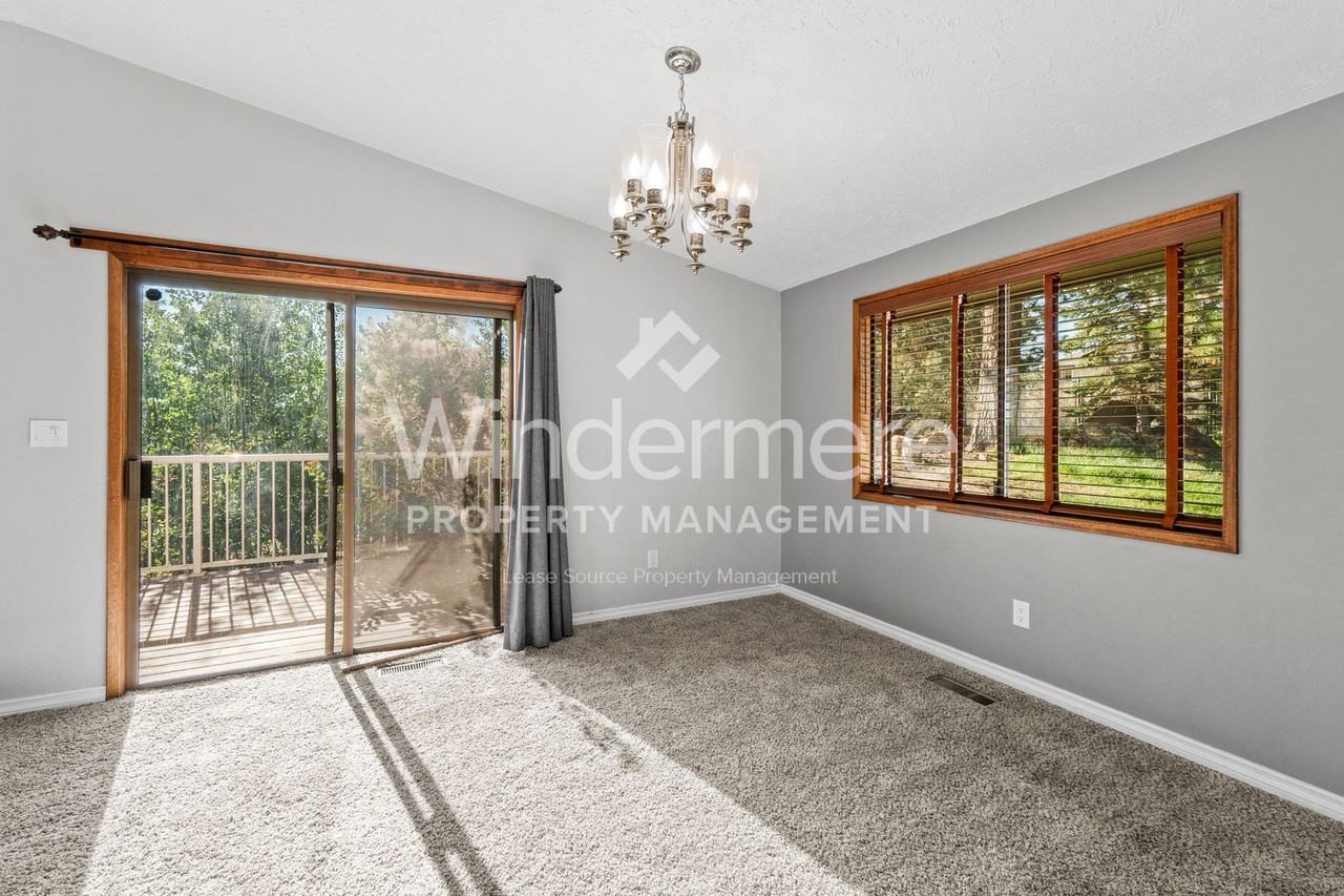 6622 E 15th Ave - Photo 6 of 35