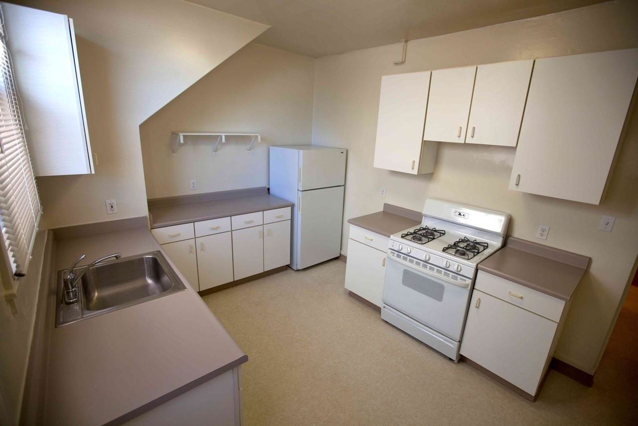 2339 Prince St - Photo 5 of 15