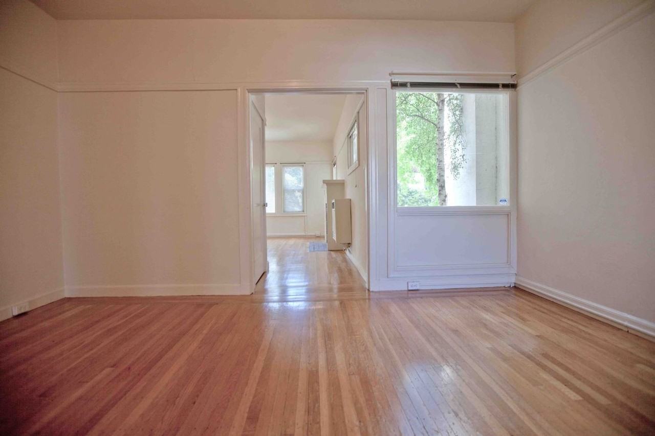2339 Prince St - Photo 7 of 15