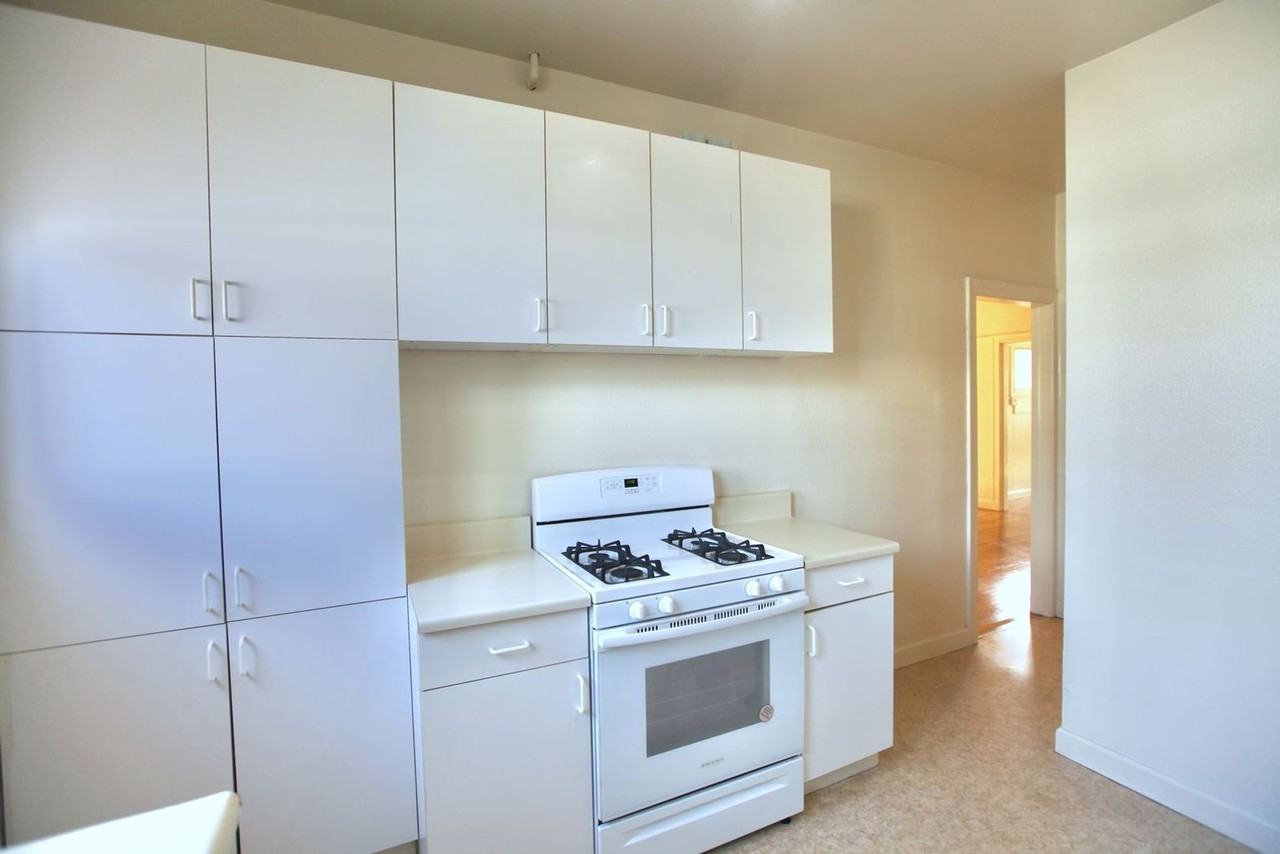 2337 Prince St - Photo 5 of 14