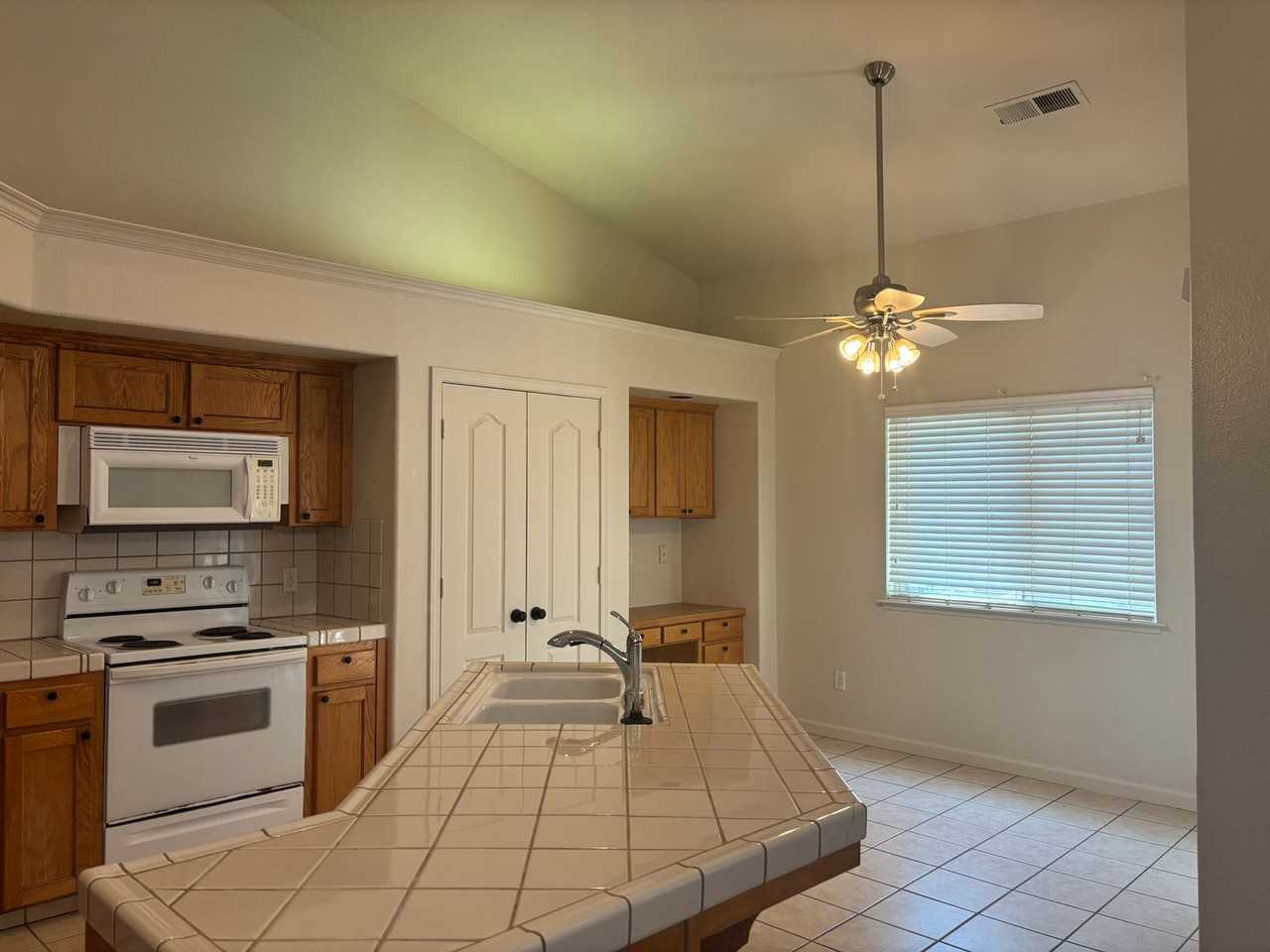 2941 E Decatur Ave - Photo 5 of 13