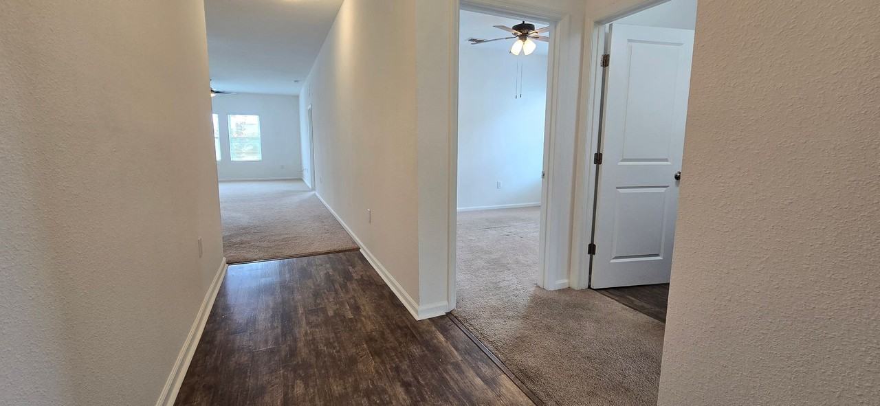 15660 Merlin Ave - Photo 3 of 23