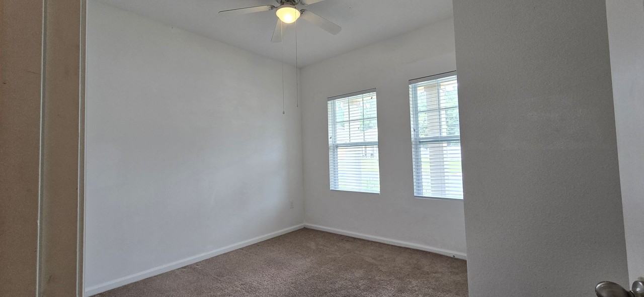 15660 Merlin Ave - Photo 5 of 23