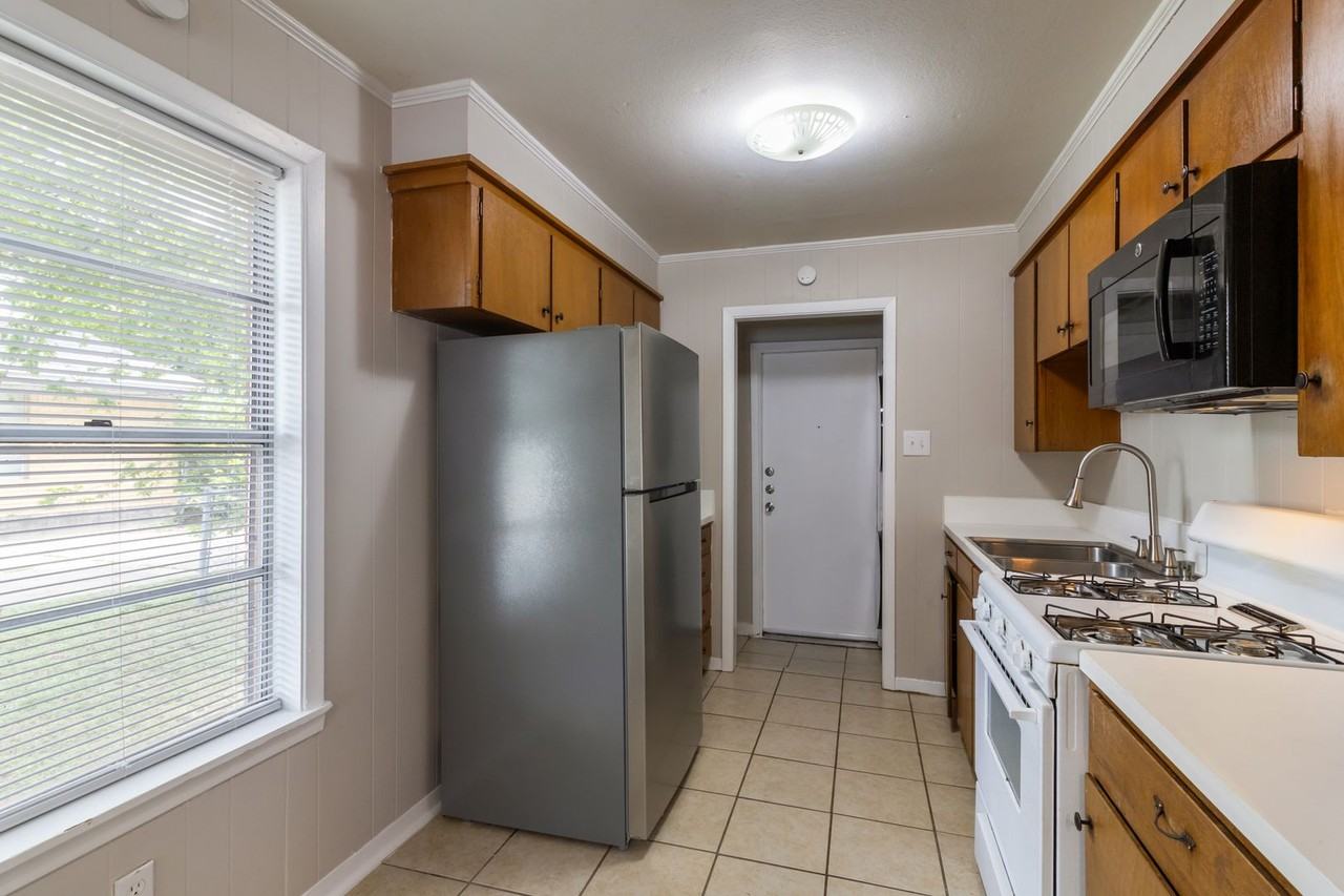 1911 Orman St - Photo 7 of 17