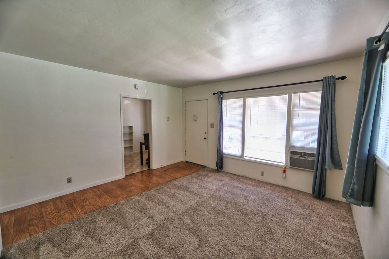 4225 V St #4 - Photo 4 of 14