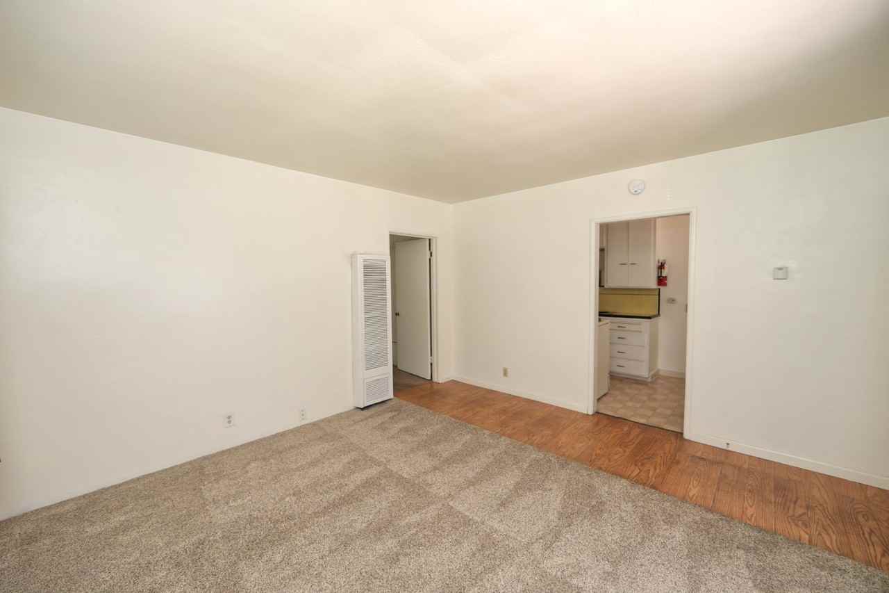 4225 V St #4 - Photo 5 of 14