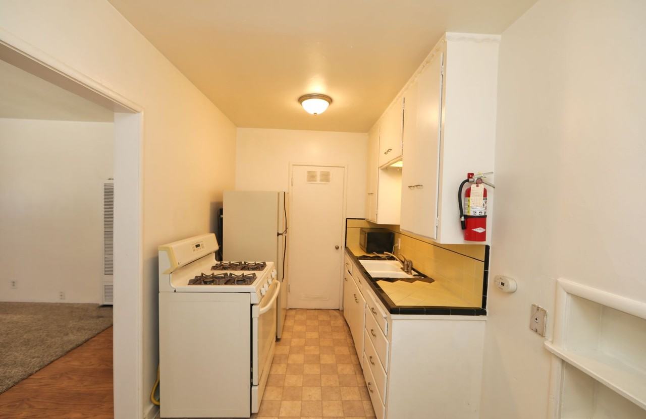 4225 V St #4 - Photo 6 of 14