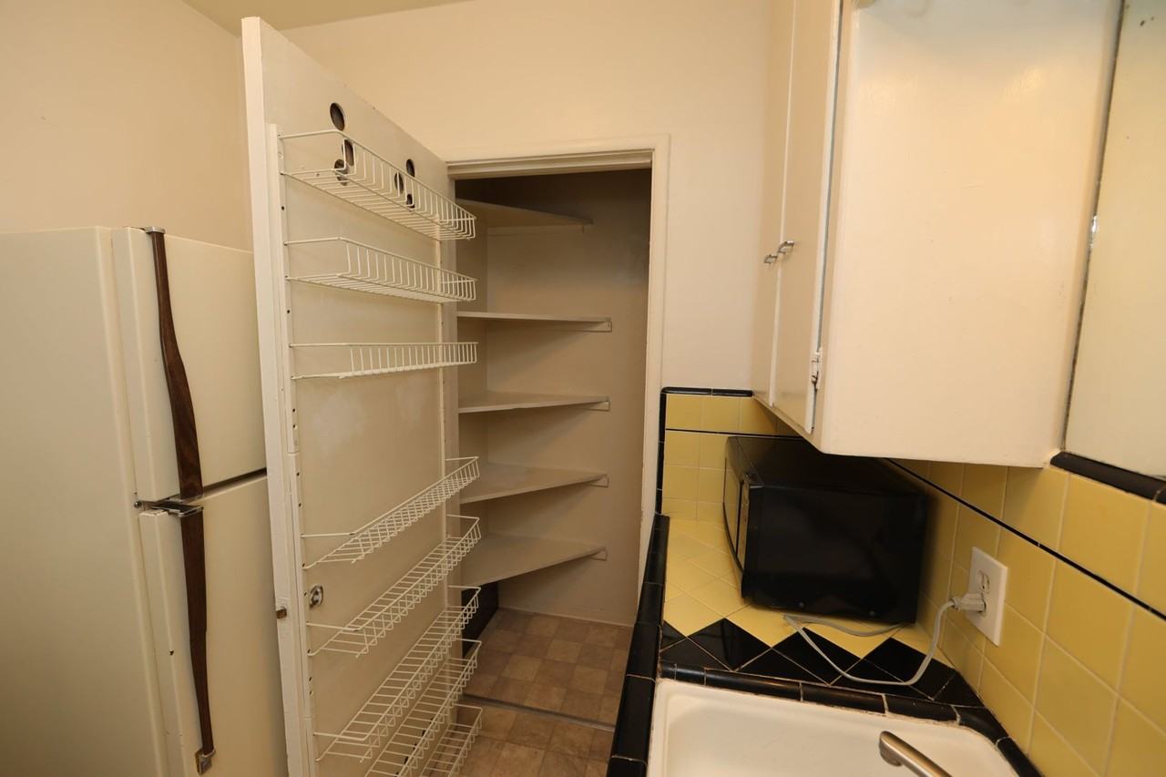 4225 V St #4 - Photo 7 of 14