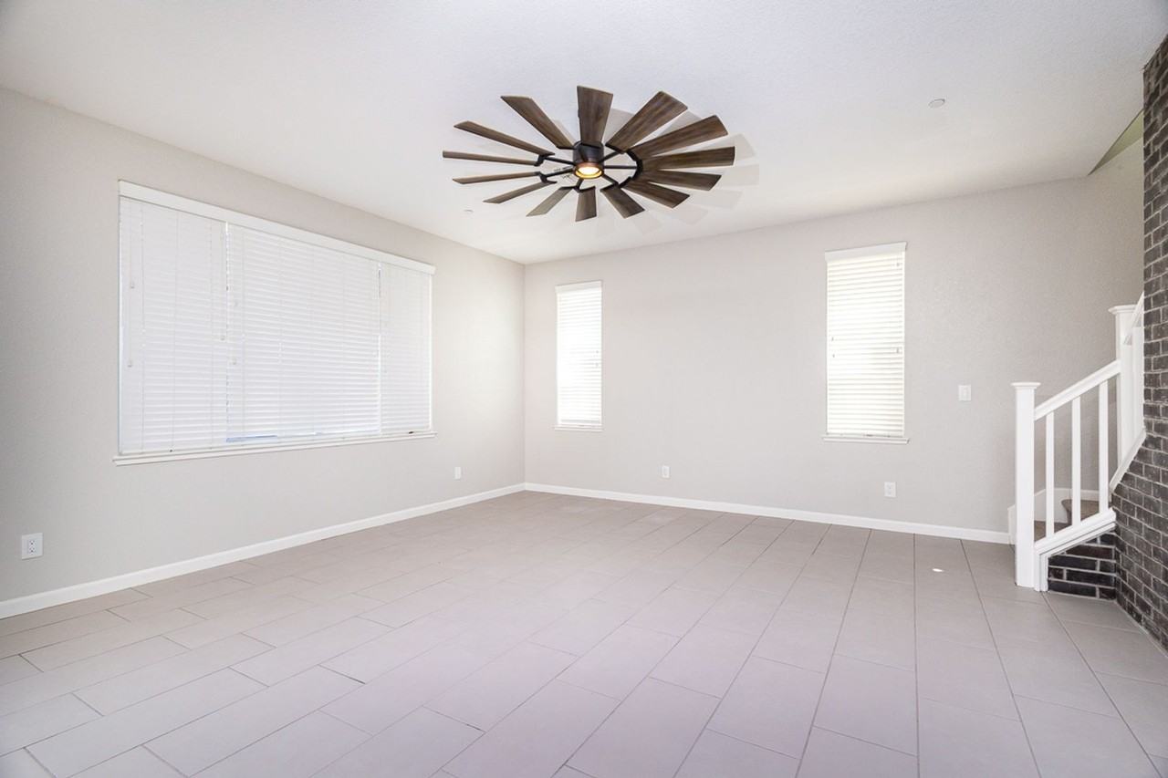 9733 Tribeca Dr - Photo 7 of 26