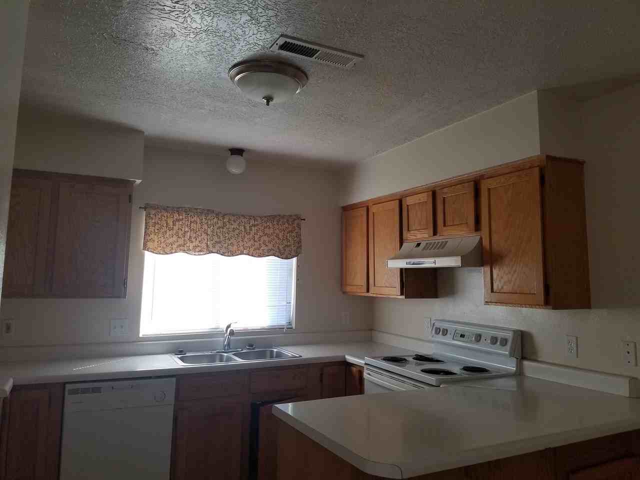 580 S 1100 E - Photo 3 of 14