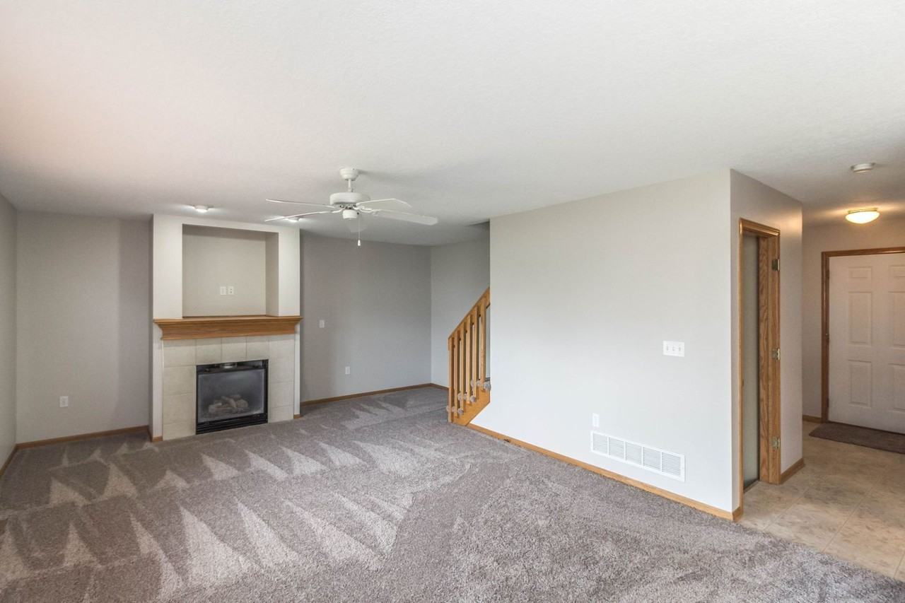 340 Ne Carefree Ln - Photo 3 of 16