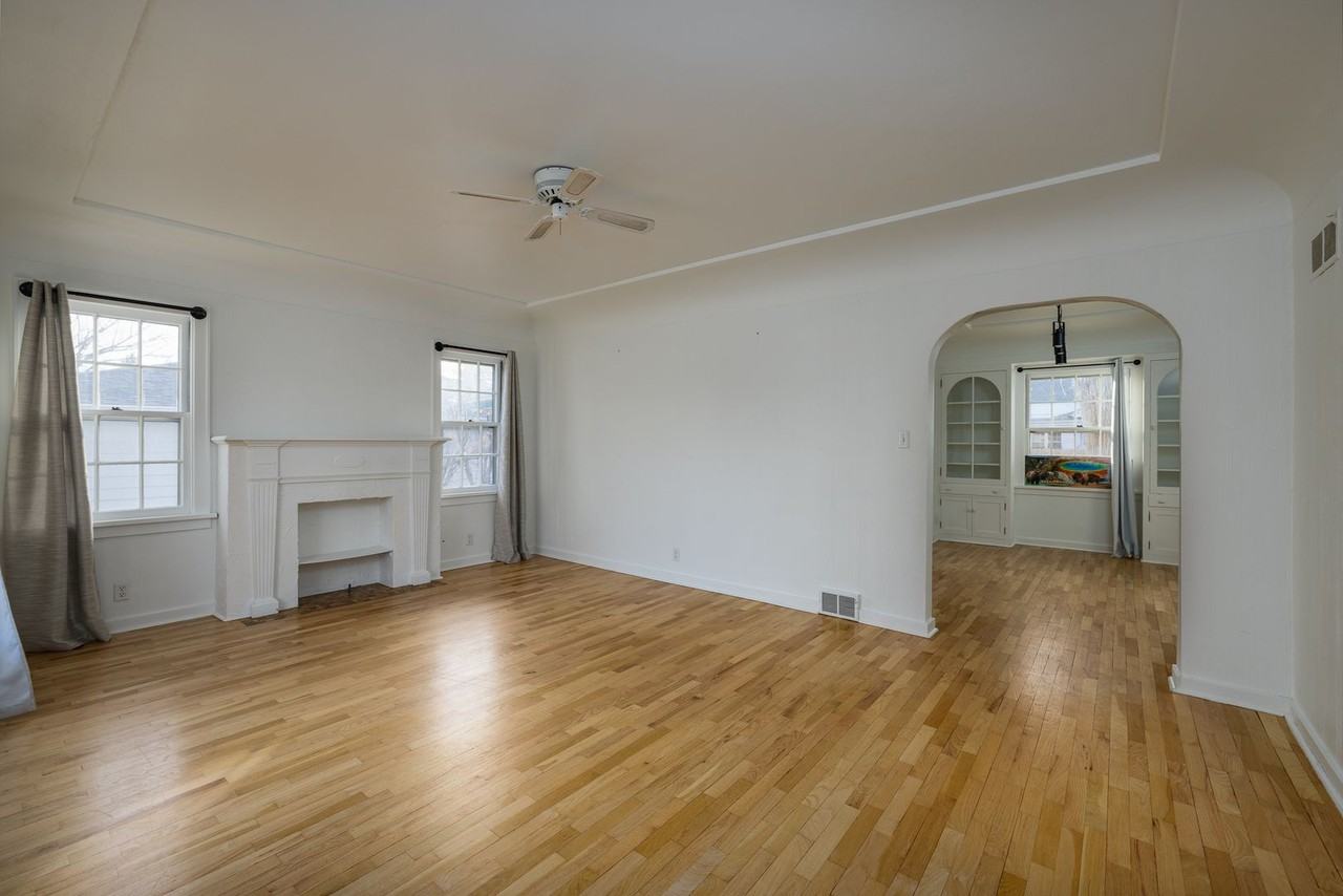 2208 Pine St - Photo 2 of 30