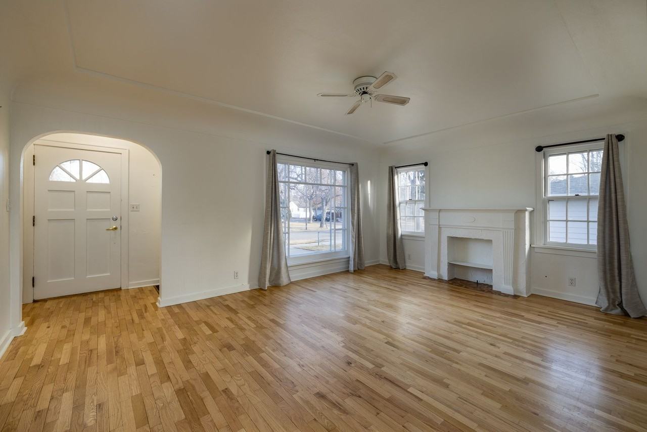 2208 Pine St - Photo 4 of 30