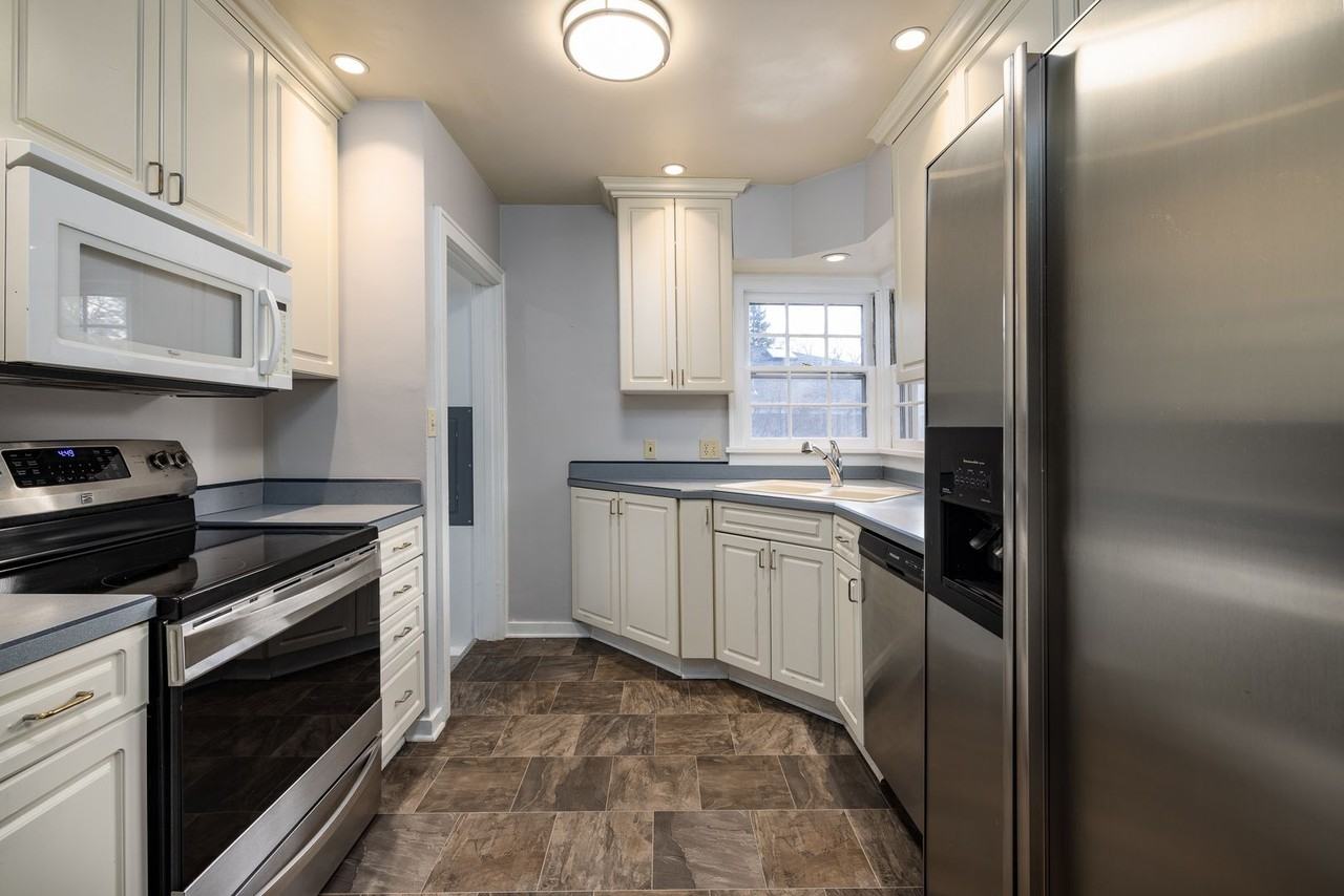 2208 Pine St - Photo 6 of 30