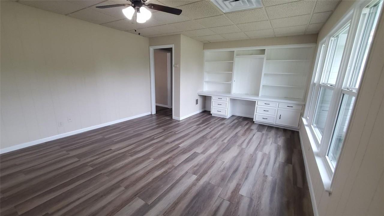 1237 S Waco St - Photo 2 of 3