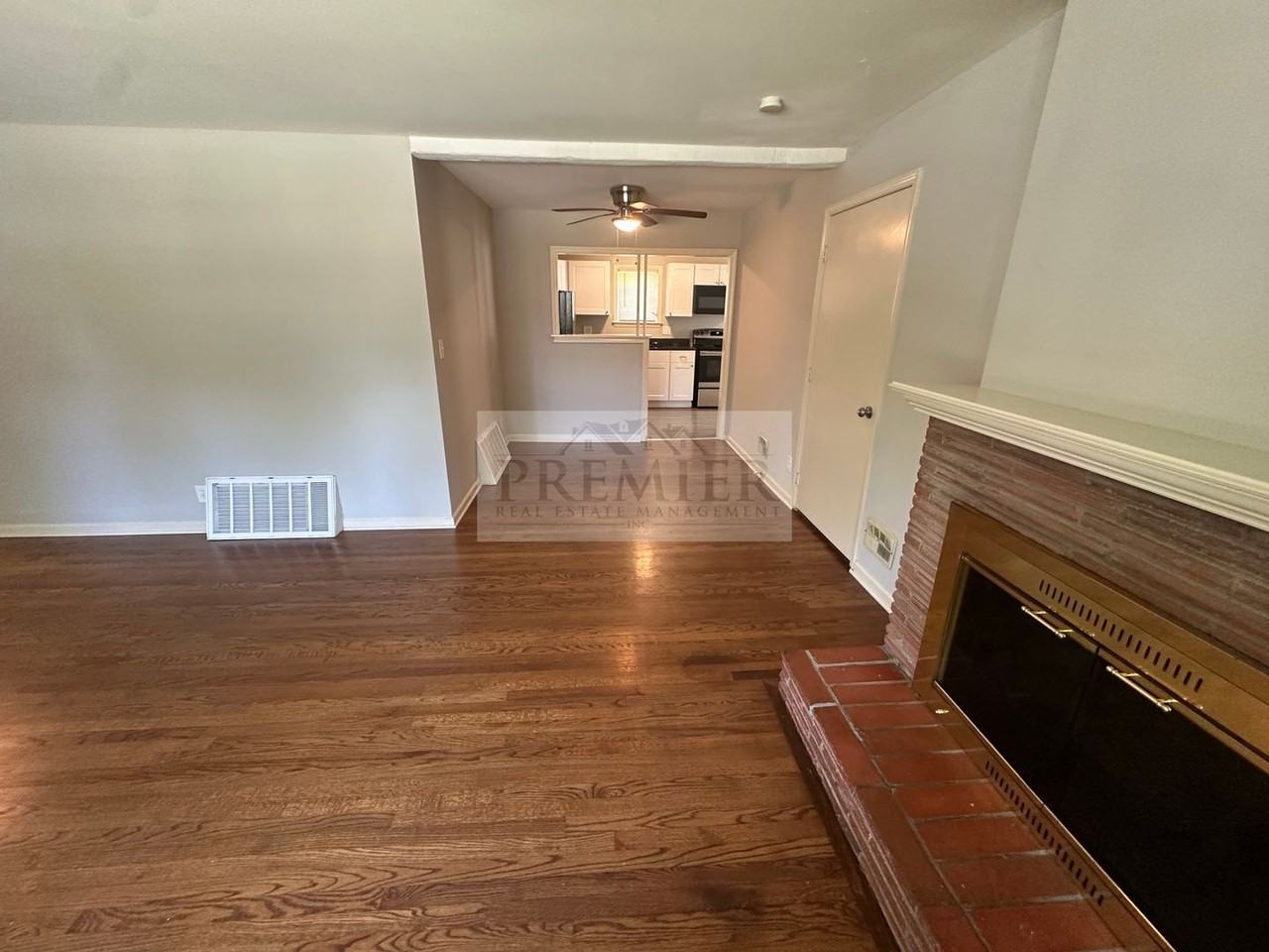 8422 Cherry St - Photo 4 of 21