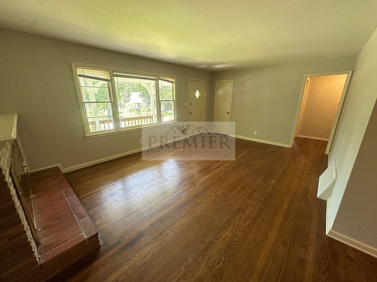 8422 Cherry St - Photo 5 of 21